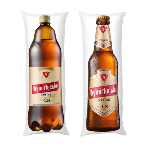 pyvo-chernihivske.-plastykova-ta-skliana-pliashka.-chernihivske-beer.-plastic-and-glass-bottle